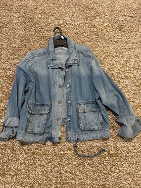 Terra & Sky Light Wash Blue Denim Jacket with Front Pockets